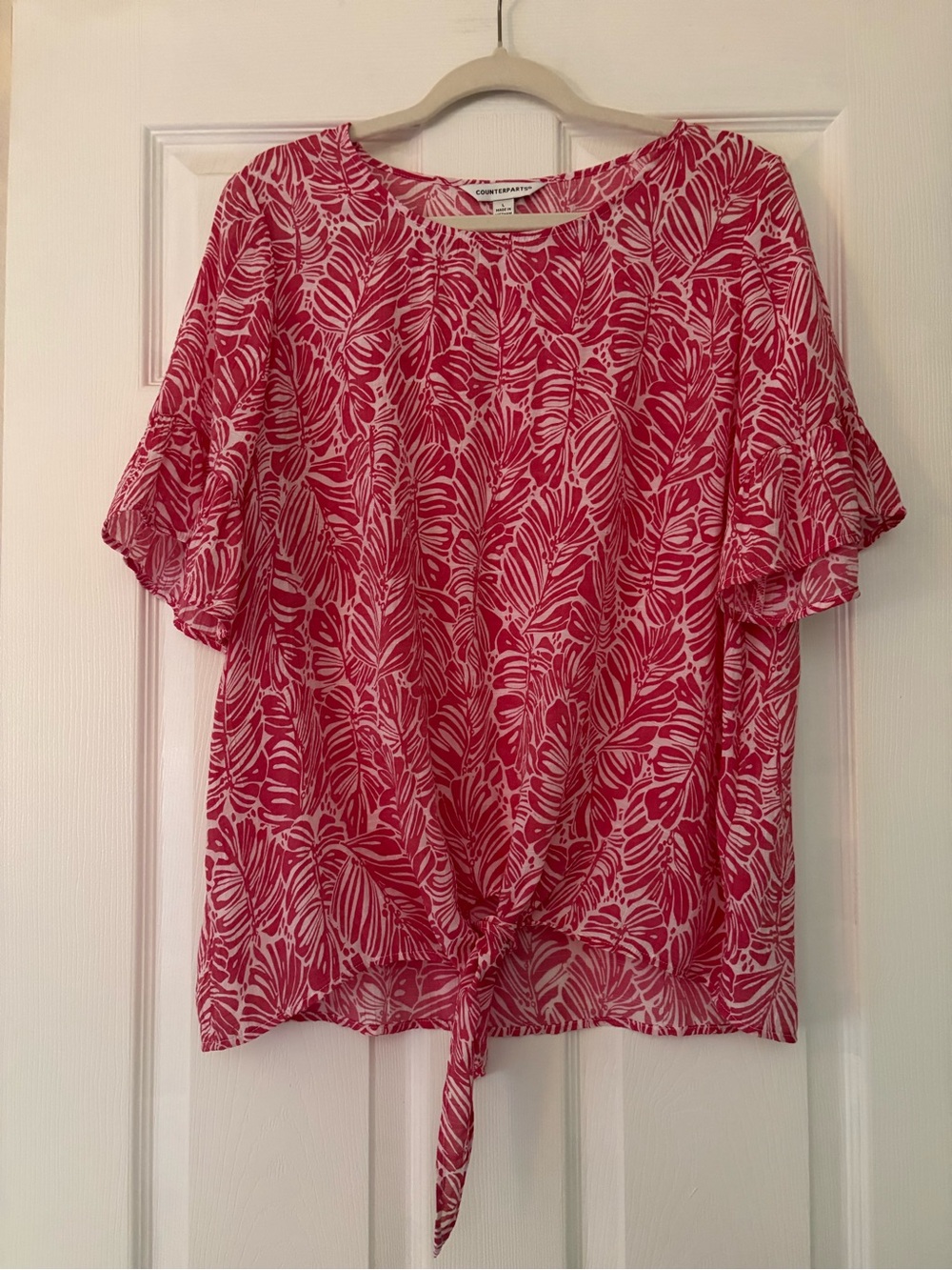 Counterparts Pink and White Leaf Tie-Front Flutter Sleeve Blouse - Picture 2 of 12